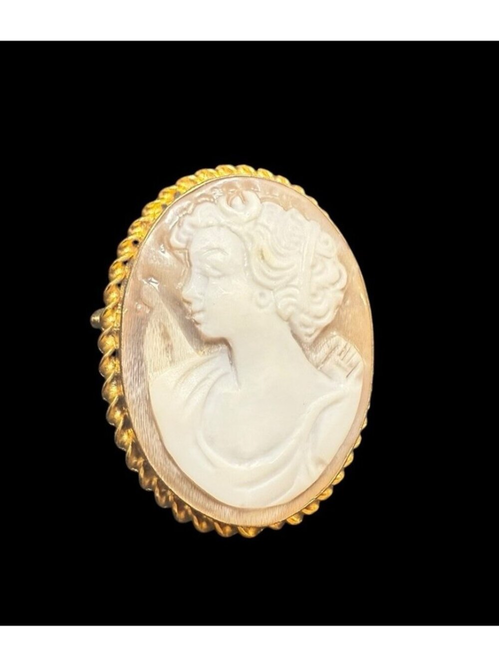 Vintage Carved Shell Cameo Brooch Pendant Yellow Gold Filled Oval 1.25”